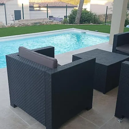 Spacieuse Avec Piscine, Secteur Tres Calme Willa *